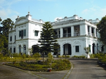 চিত্র:DhakaUniversityVCBhaban.jpg