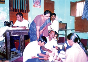 চিত্র:Handicapped.jpg