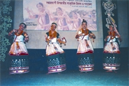 চিত্র:TribalDanceManipuri.jpg