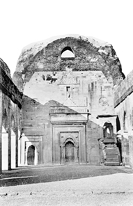 চিত্র:AdinaMosqueNave.jpg