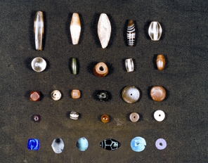 চিত্র:Beads1.jpg
