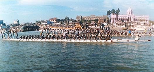 চিত্র:BoatRaceAH.jpg