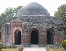 চিত্র:ChamkatiMosqueGour.jpg