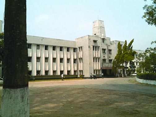 চিত্র:UniversityofRajshahiAdministrationBuilding.jpg